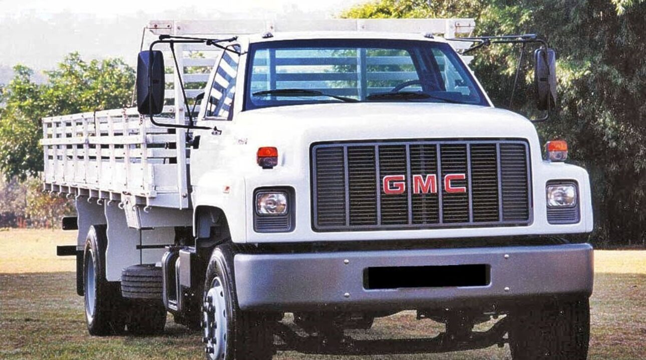 Conheça um pouco sobre a GMC, marca de caminhões que chegou no Brasil no século passado