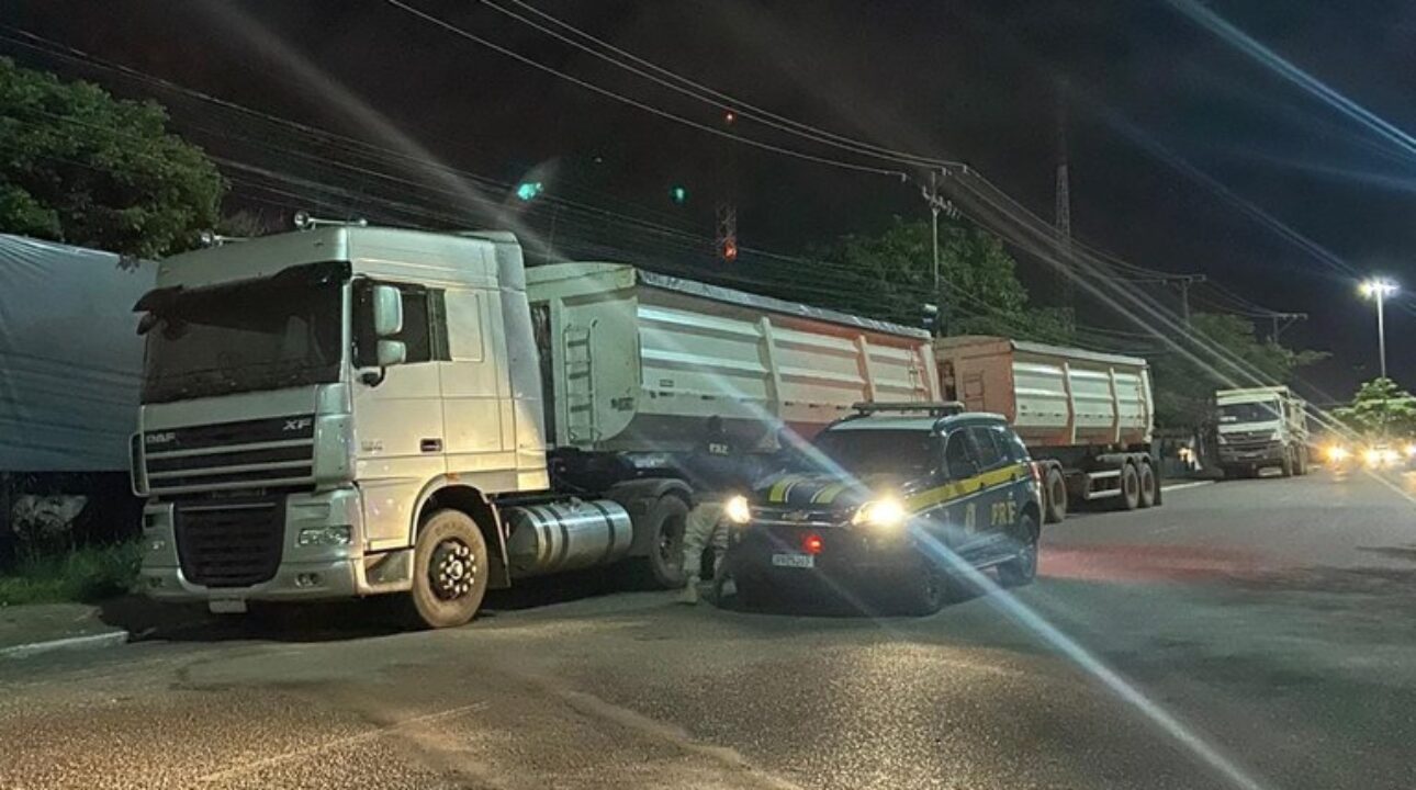 Caminhoneiro é flagrado pela PRF transportando 48 toneladas de minério ilegal