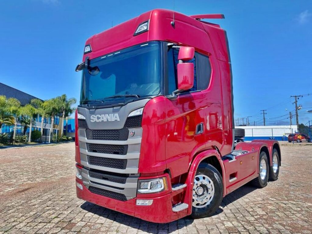 Scania vermelha