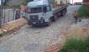 caminhão descendo sem o motorista