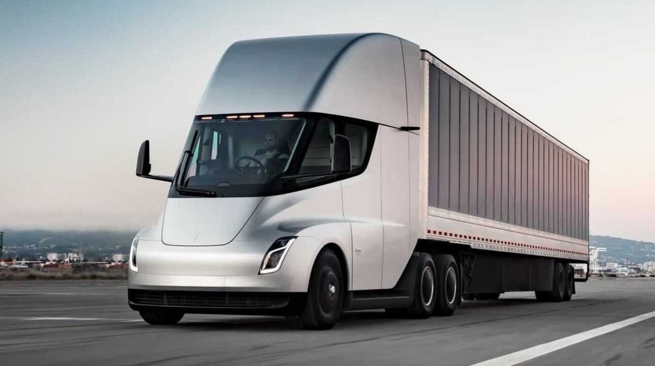 Tesla semi promete revolucionar o mundo dos transportes de cargas, confira.