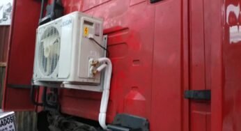 Caminhoneiro mostra como ficou um ar condicionado residencial no seu Scania antigo.