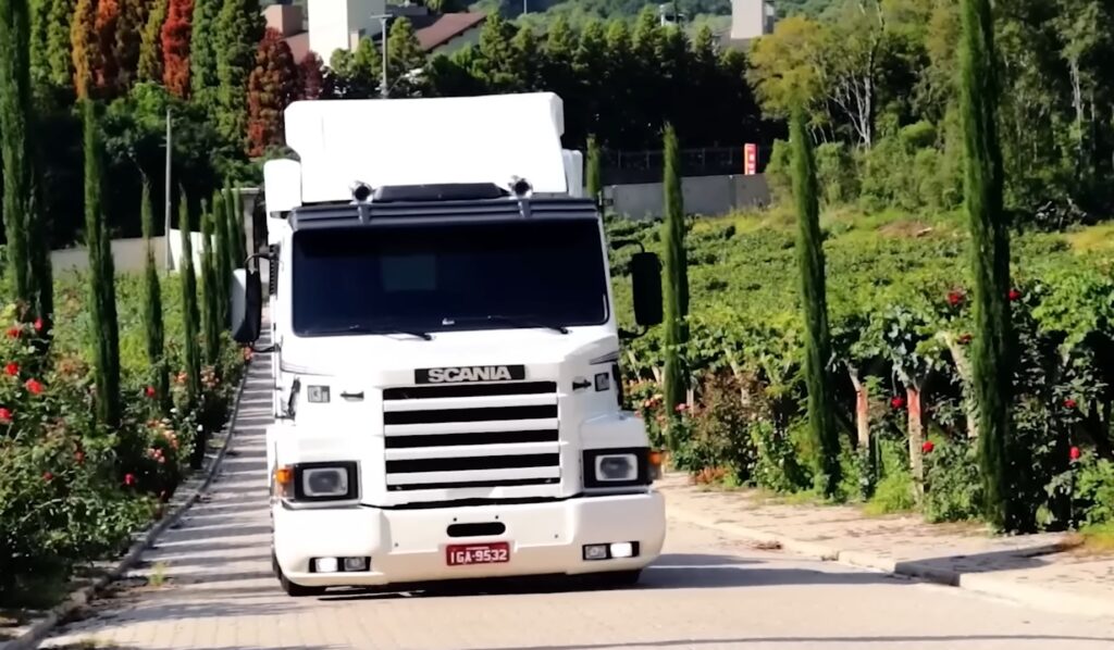 Conheça 05 caminhões antigos melhores que novos