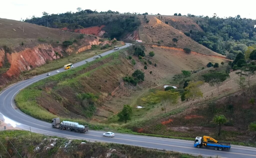 Conheça a curva mortal da BR -101, no extremo da Bahia