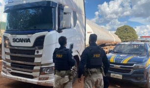 PRF recupera caminhão roubado no dia anterior