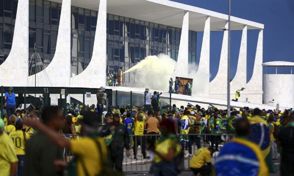 Transportadora terá que devolver 300 mil que pegou do BNDES para financiar atos em Brasília