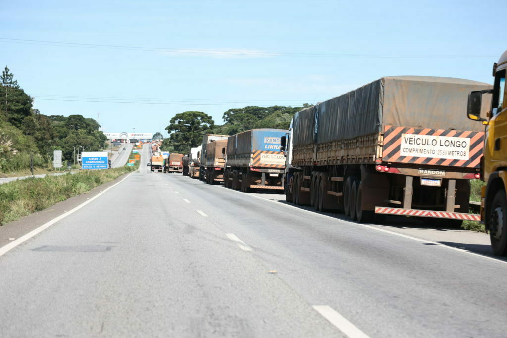 Congestionamento em terminal de grãos de Rondonópolis afeta caminhoneiros e exportação de soja