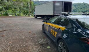Caminhão adquirido pelo golpe do depósito falso é recuperado pela PRF