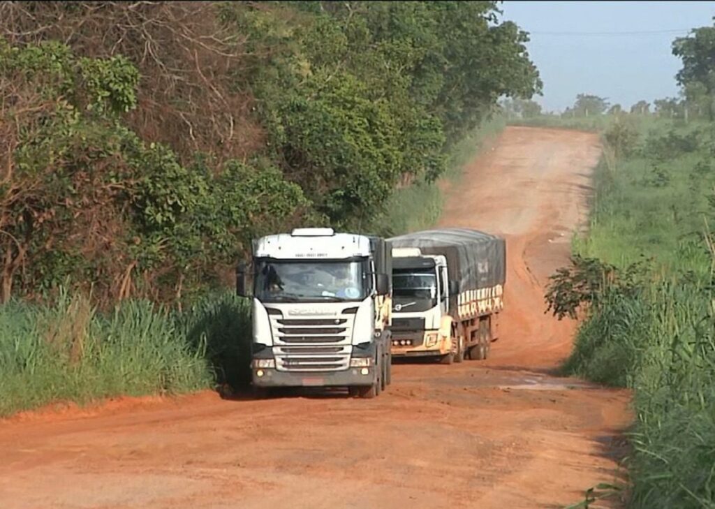 Caminhoneiros que trafegam por estradas do Piauí e Maranhão, pedem socorro diante das condições precárias das estradas