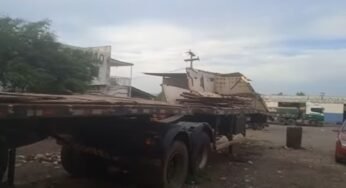 Carreta está parada há 1 ano à espera da seguradora