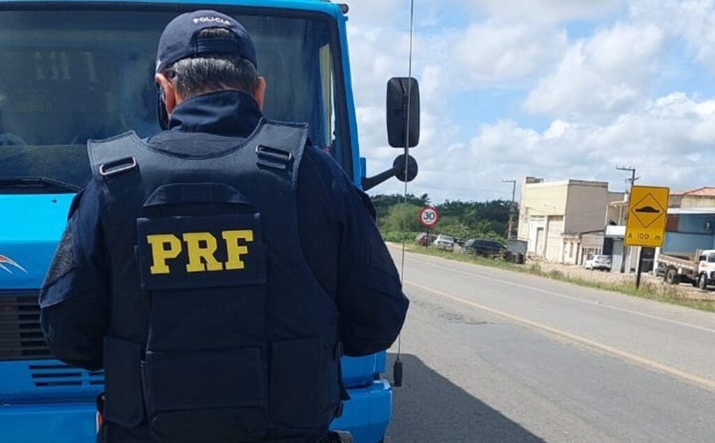 Mais um caminhoneiro é flagrado pela PRF portando rebite