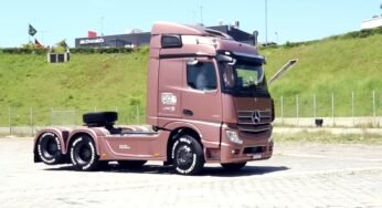 Mercedes Benz realiza sonho das caminhoneiras fabricando caminhão com cozinha, banheiro e camarim