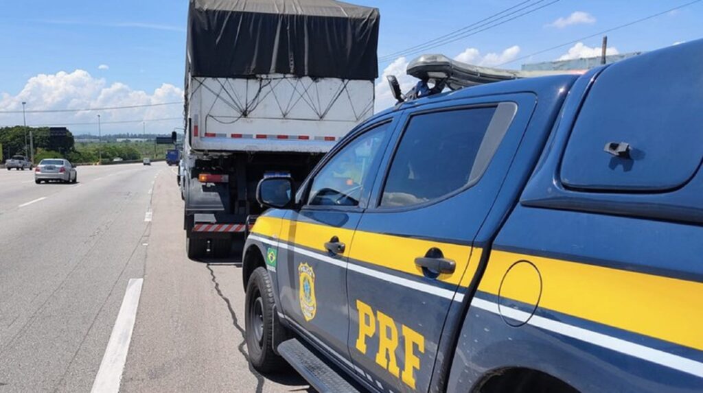 PRF apreende semirreboque adulterado em São Paulo
