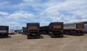 PRF flagra 4 caminhões que somaram 86 toneladas de carga excedente durante fiscalização em Petrolina