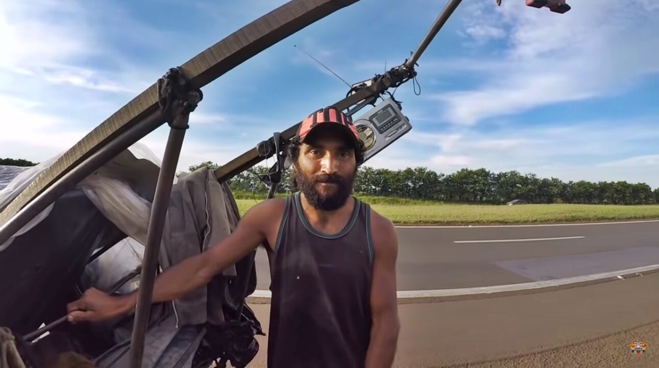 Caminhoneiro Influenciador ajuda andarilho com depressão.