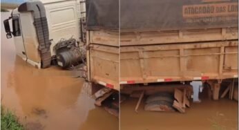 Caminhoneiro afunda caminhão no meio de um lago