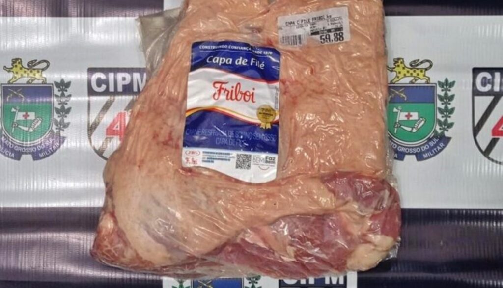 Caminhoneiro é preso por roubar carne em açougue durante a entrega de mercadorias