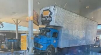 Caminhão invade posto após caminhoneiro ter mal súbito no primeiro dia de trabalho