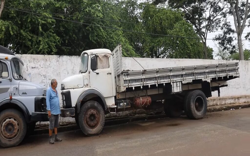 Idoso chama reportagem após sequência de furtos em seu caminhão