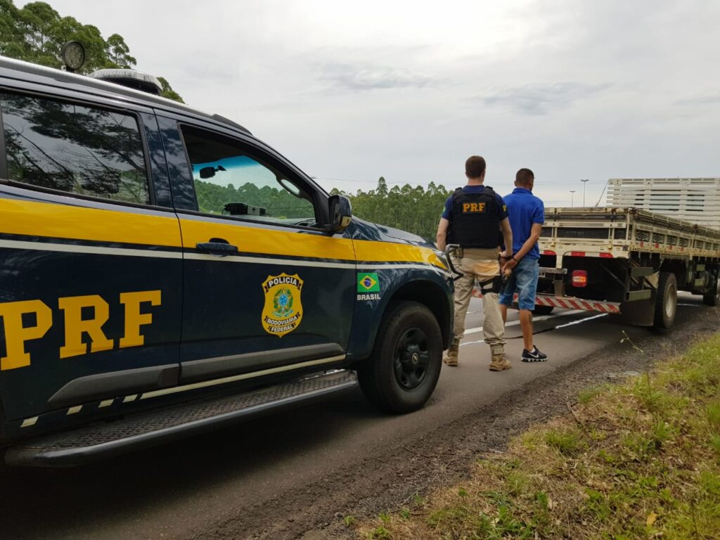 Caminhoneiro é preso por falso roubo de carga