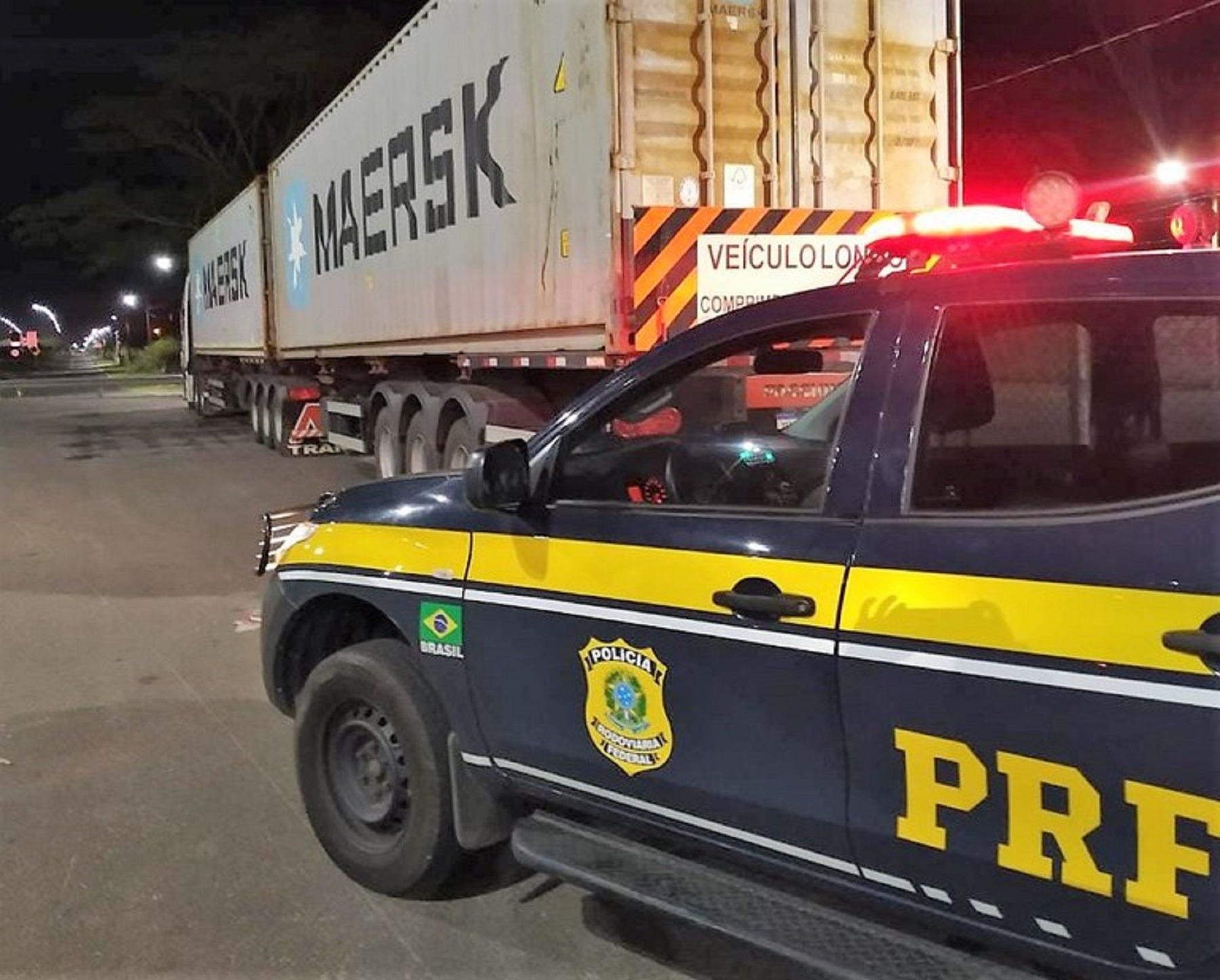 Transportadora é multada em 14 mil reais por excesso de peso em caminhão