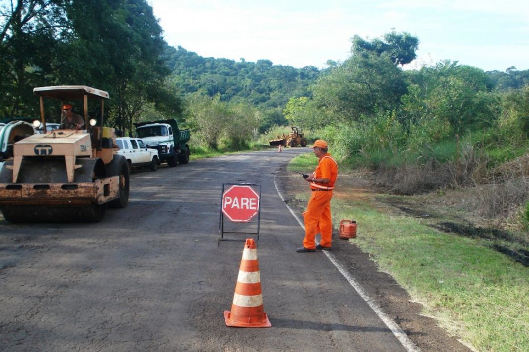 Caminhoneiro revoltado por ter que pagar 500 reais para trafegar em rodovia cheia de buracos