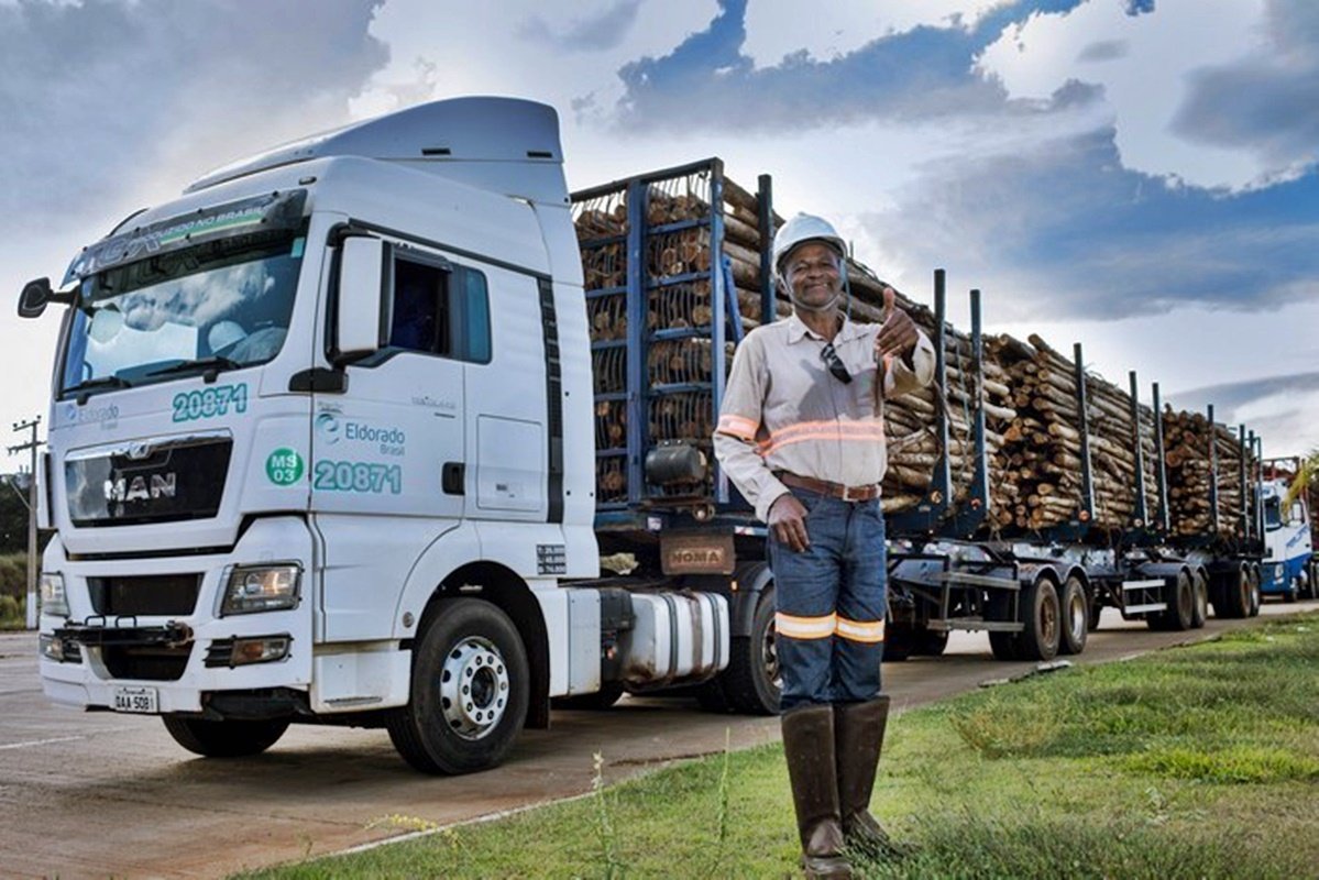 Eldorado Transportes abre vagas para motorista carreteiro