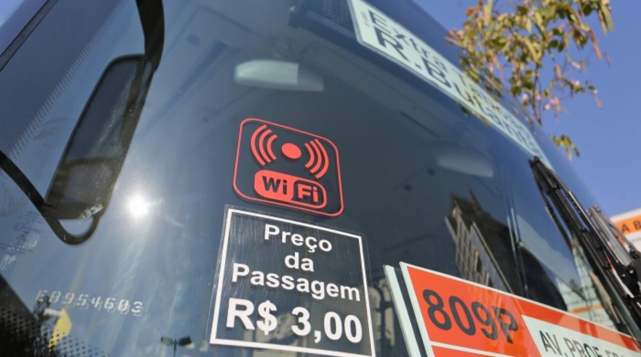 Profissional esclarece como funciona o wi-fi em ônibus