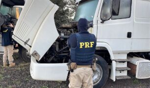 Ação conjunta entre PRF, Polícia Civil e PMR recupera 6 caminhões