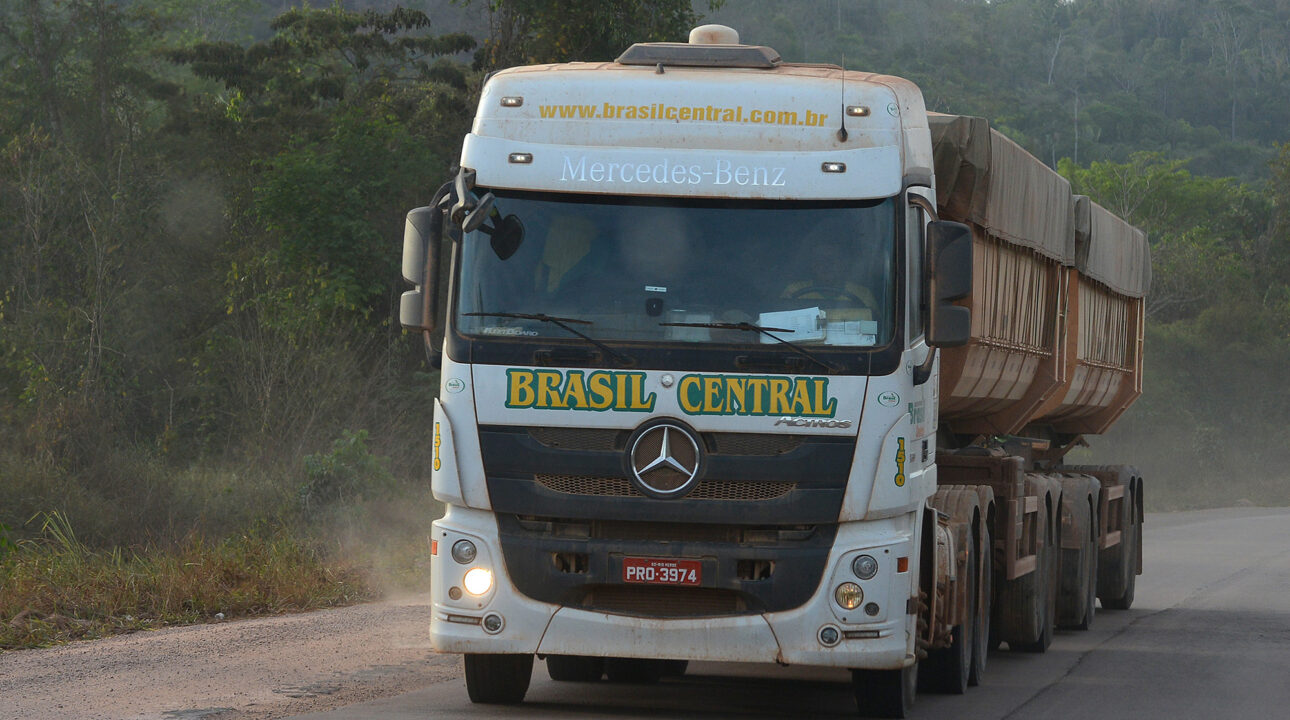 Transportadora Brasil Central abre vagas para motorista Truck e Carreteiro