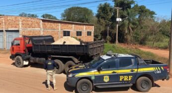 PRF apreende carga de areia extraída ilegalmente