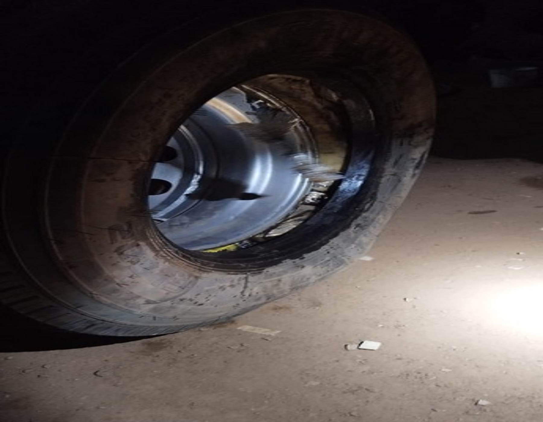 PRF encontra drogas escondidas em pneus de caminhão