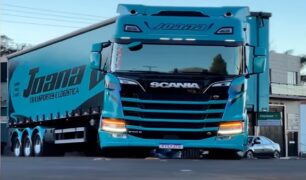 Transportadora de SC adquire um Scania de 770cv para puxar uma carreta LS