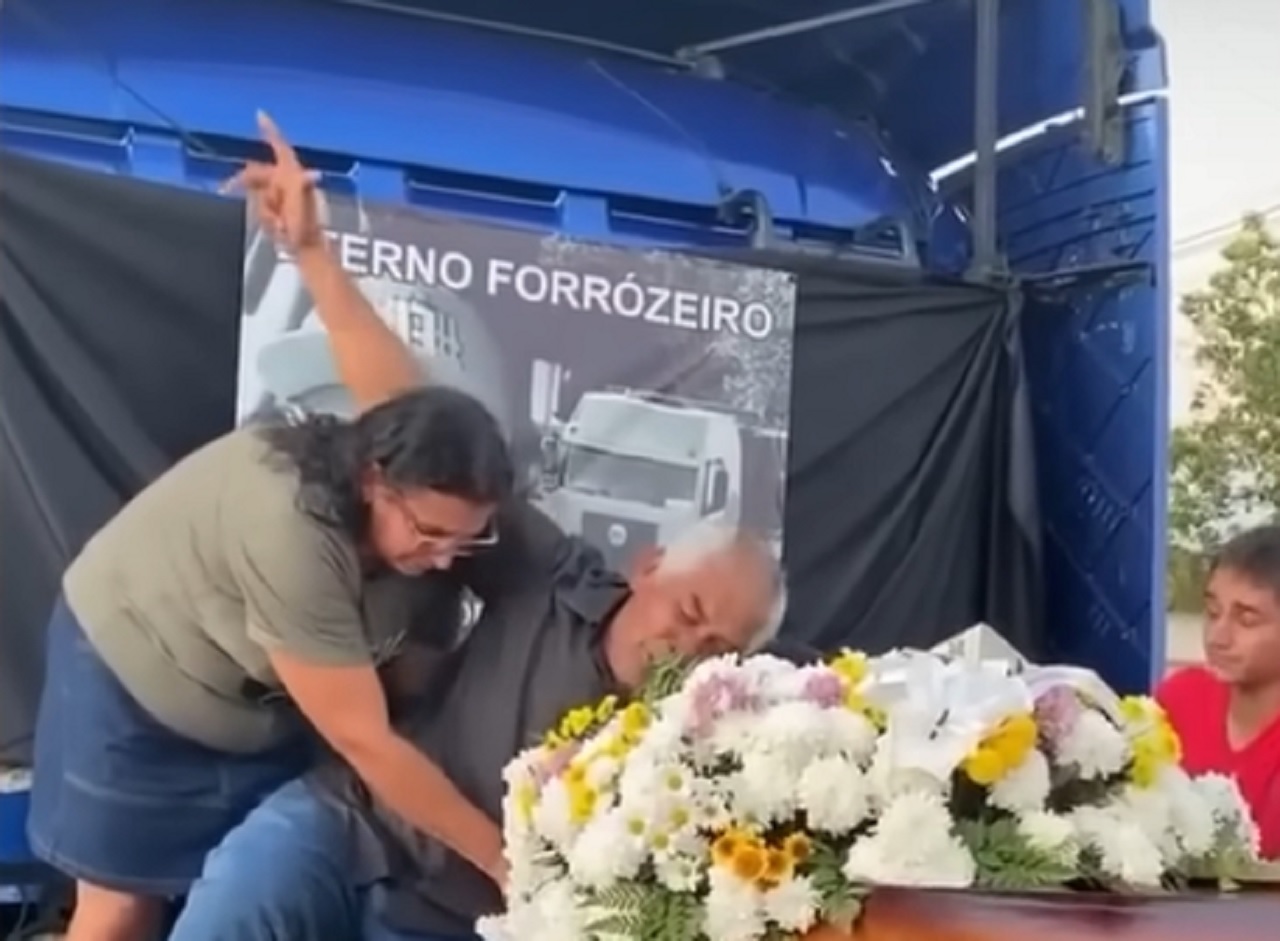 Despedida de caminhoneiro comove o Brasil após discurso emocionante do pai