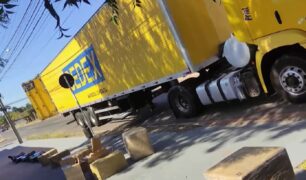 Caminhão dos correios é flagrado com mercadoria contrabandeada em Mato Grosso do Sul