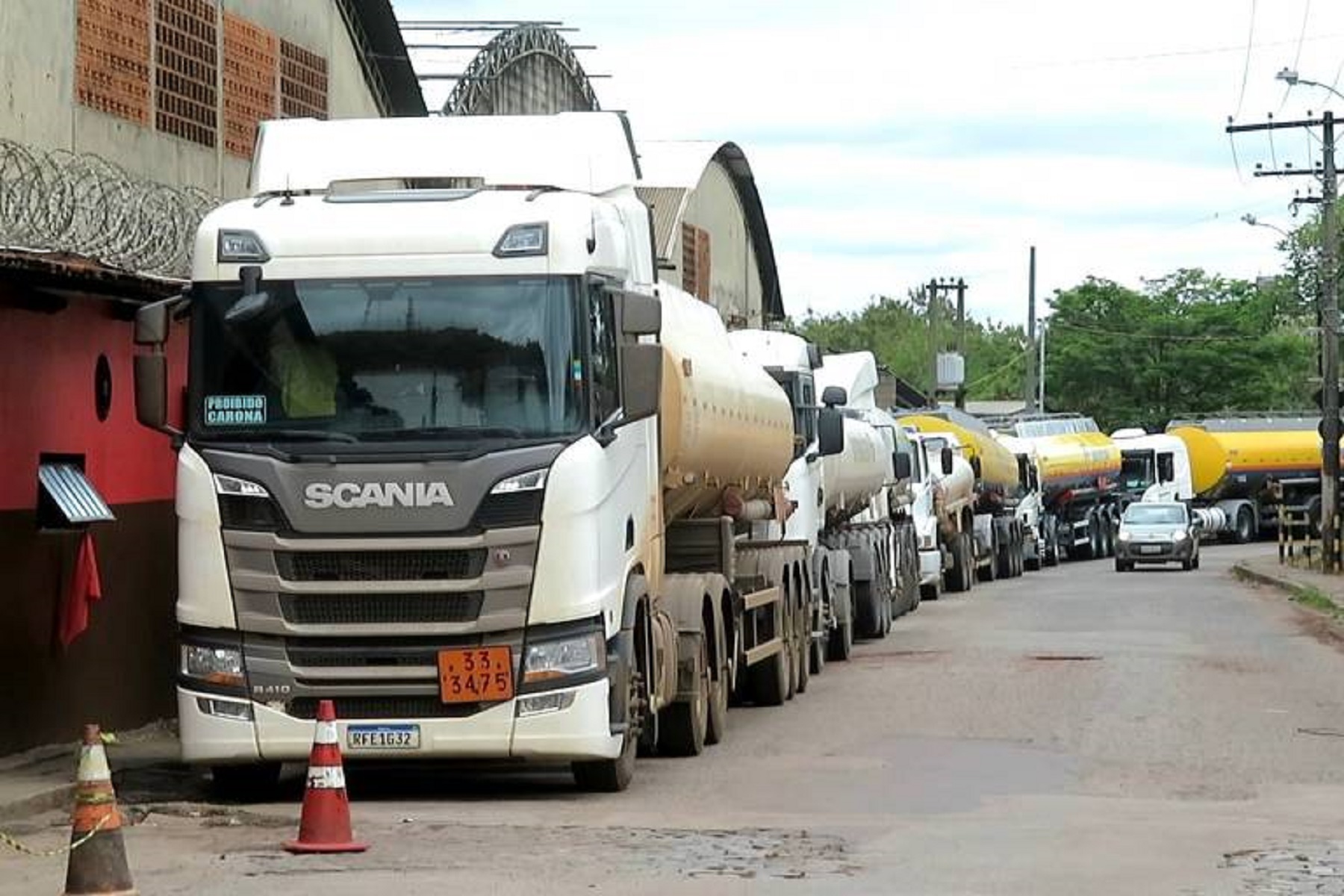 Diesel já começa a faltar para caminhões em Minas Gerais