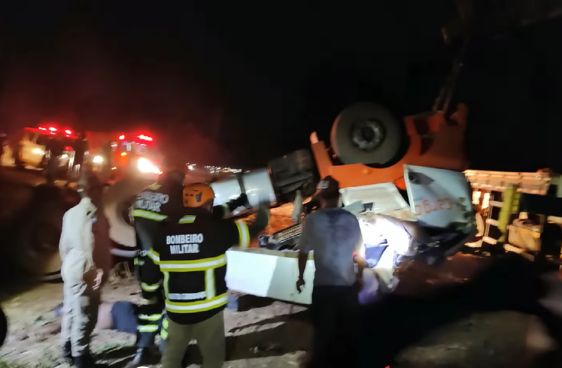Feminicidio provoca acidente de caminhão e ceifa a vida de 5 caminhoneiros