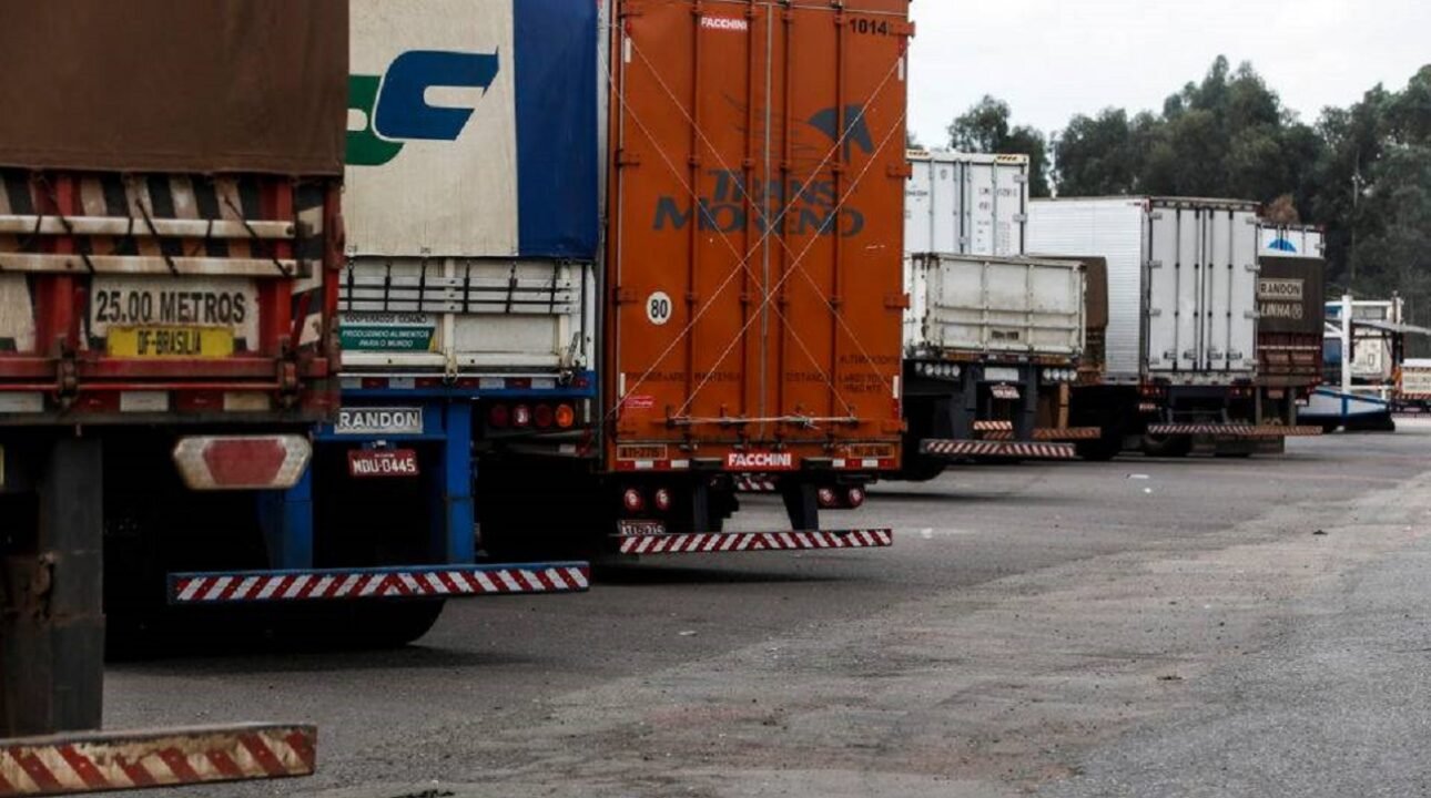 Tabela mínima de frete é considerada inconstitucional e pode elevar preços ao consumidor, diz CNI