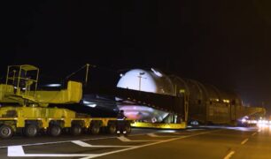 Actros 4160 transporta carga superdimensionada de 100 toneladas por mais de 300 km