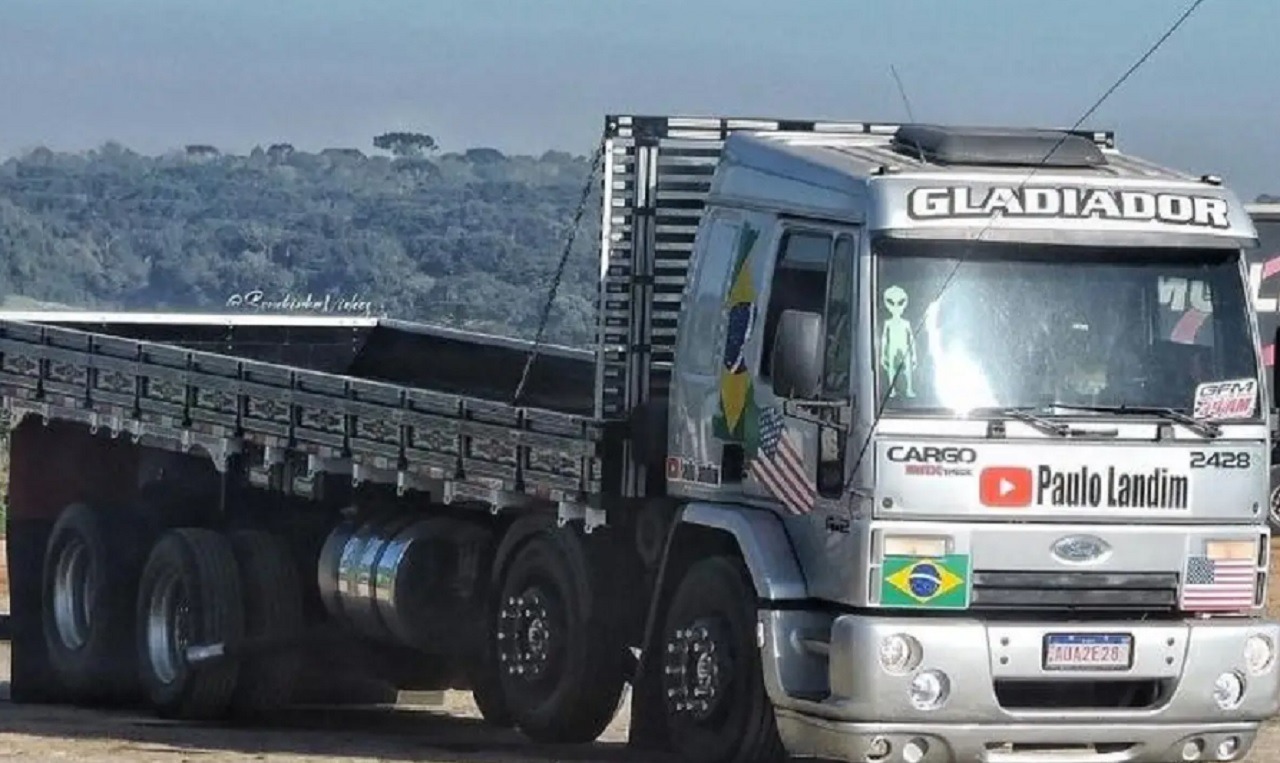 Caminhoneiro Paulo Landim se pronuncia após polêmica da UOL envolvendo caminhão sorteado