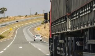 Golpe do falso frete ataca novamente: Três caminhoneiros são sequestrados em São Paulo