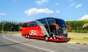 ônibus da empresa Lira Bus