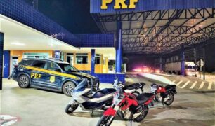 PRF encontra 04 motos roubadas em bagageiro de ônibus