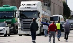 Por que os caminhoneiros trocam frequentemente de empresa ao trabalhar em Portugal