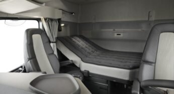 Cabine do Volvo FH 2024 poderá ter camas que se transformam em sofá