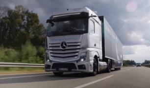 Caminhão da Mercedes-Benz ultrapassa a marca de 1.000 km com uma carga de hidrogênio