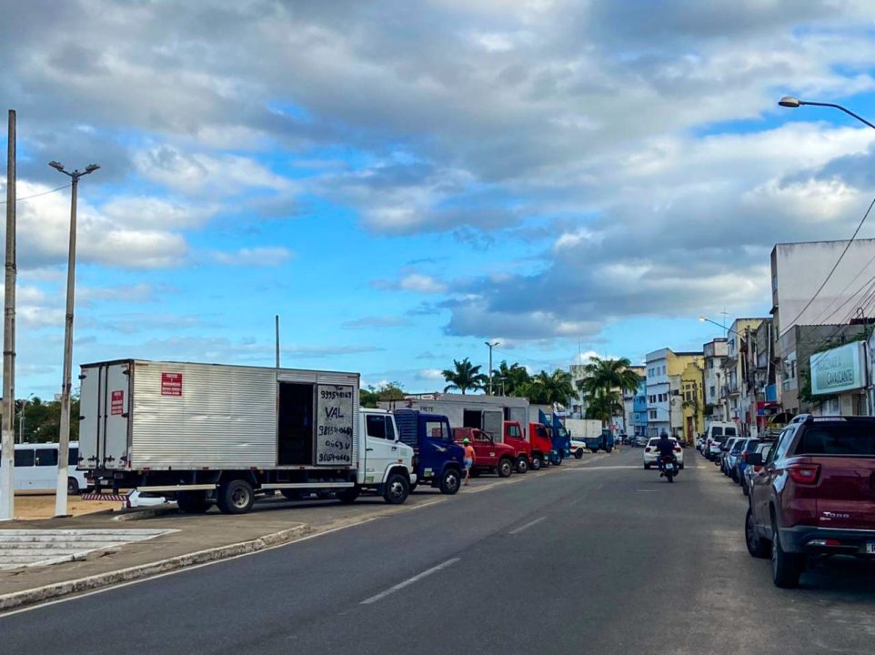 Empresa é condenada a pagar indenização por não disponibilizar estacionamento para o caminhão que funcionário trabalhava