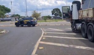 Flagrante na BR-060 PRF detém caminhão adulterado