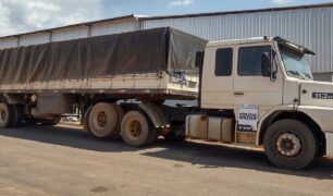 Motorista de caminhão usa documento falso para furtar carga de soja de fazenda em Mato Grosso.jpg
