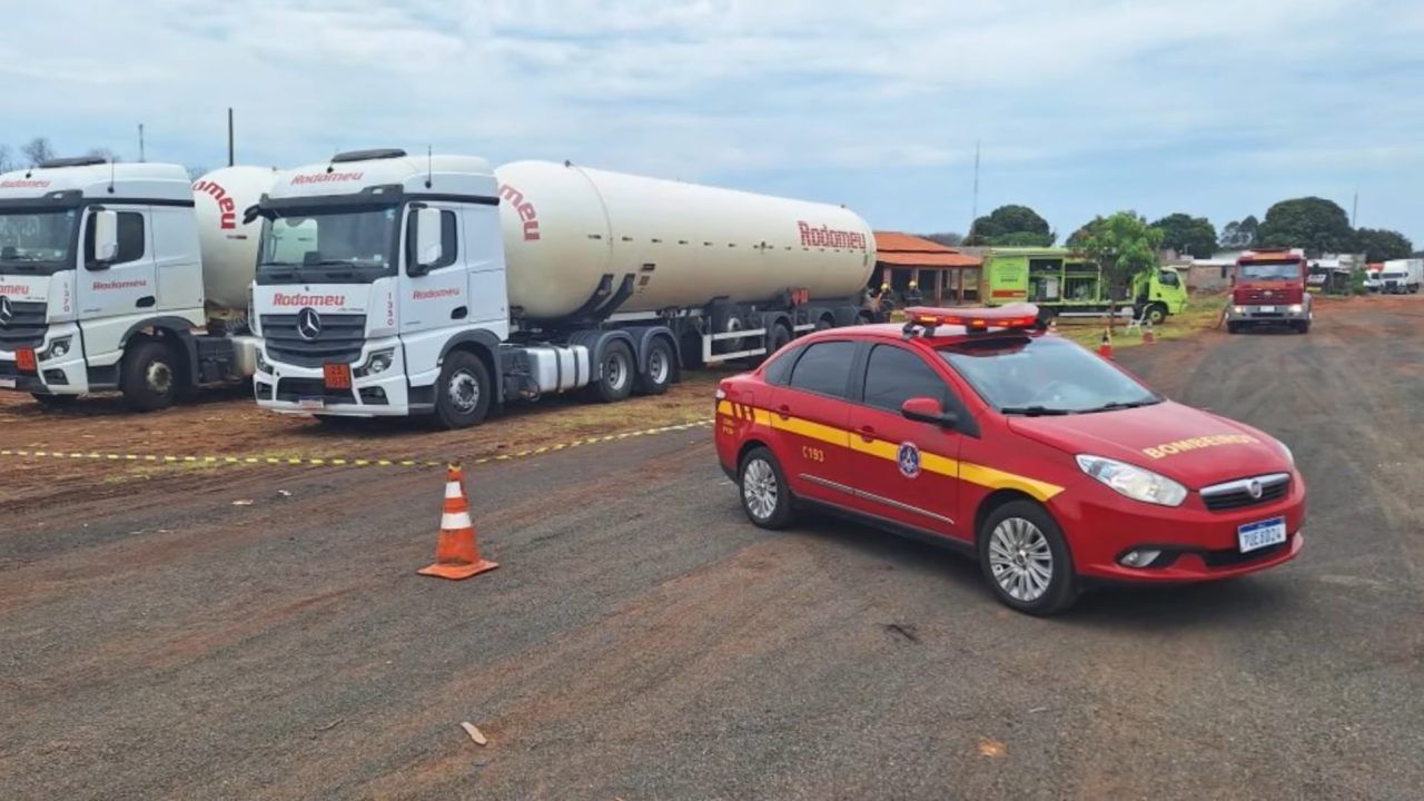 PRF Retém Carreta que Transportava Excesso de Peso na Carga de GLP